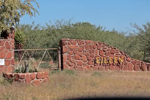 hb2353e0.jpg