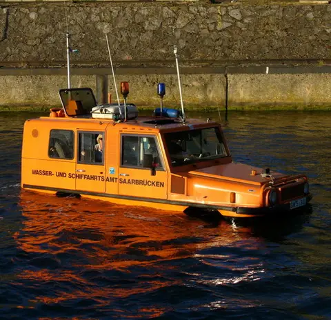 Amphibienfahrzeug_D.jpg