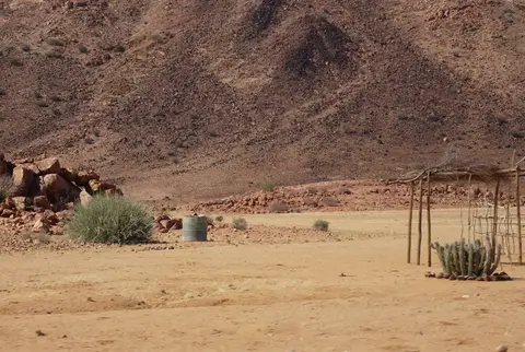 90desertscene.jpg