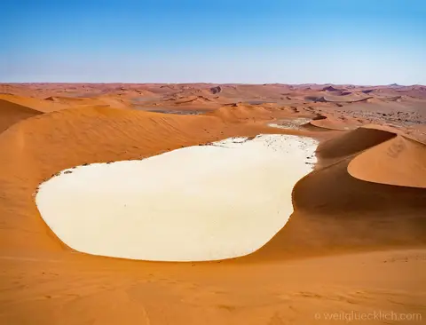 P6110242-Dead-vlei-Namibia.jpg