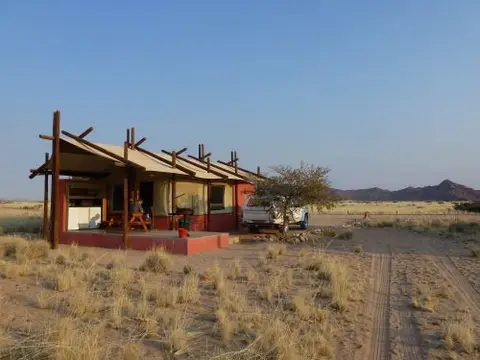 desertcamp1.jpg