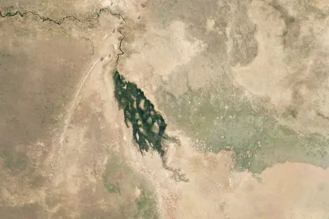 savutiriver_ali_2012147_lrgklein.jpg