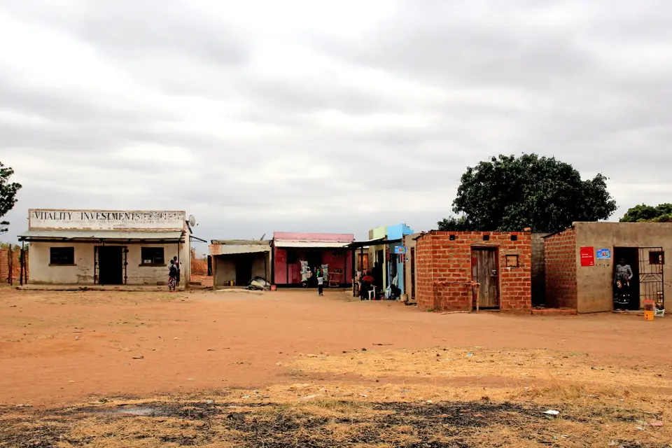 Z_Roys_Lusaka2.JPG