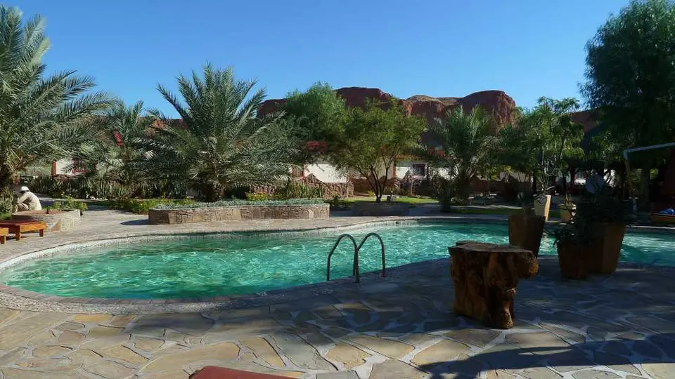 014PoolanlageNamibDesertLodge.jpg