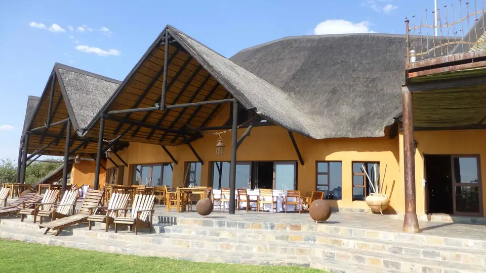 268aOpuwoCoutryLodge.jpg