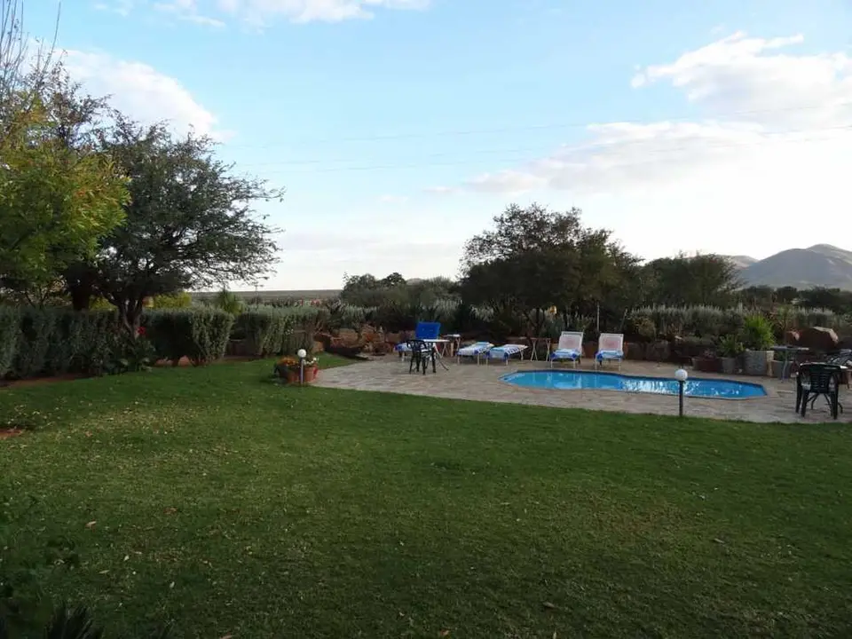 01070-EtangoLodgePool.jpg