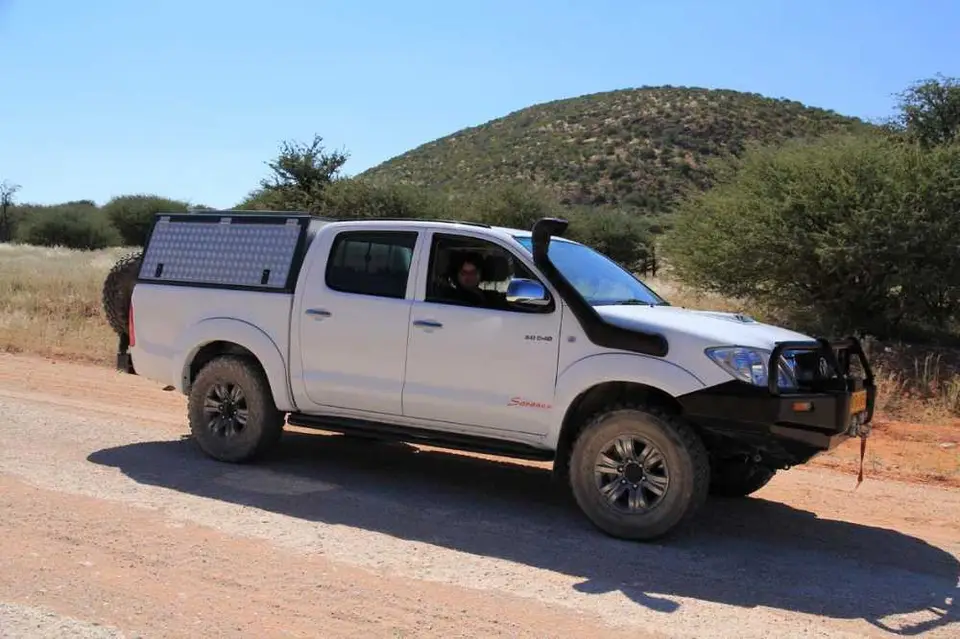 01210-ToyotaHiluxExpeditionAusfhrungvonSavanna.jpg