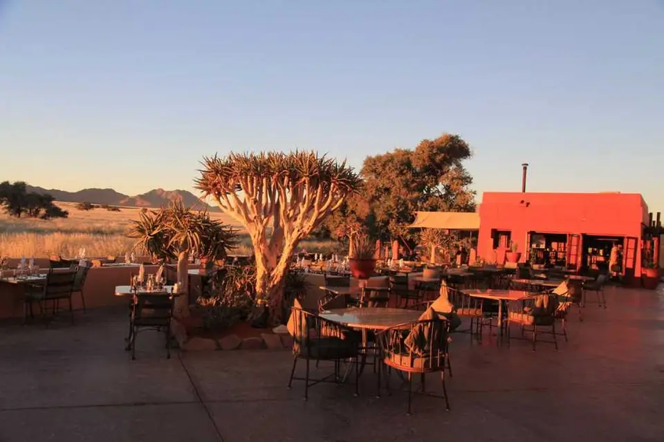 04010-SossusvleiLodgeTerrasseRestaurant.jpg