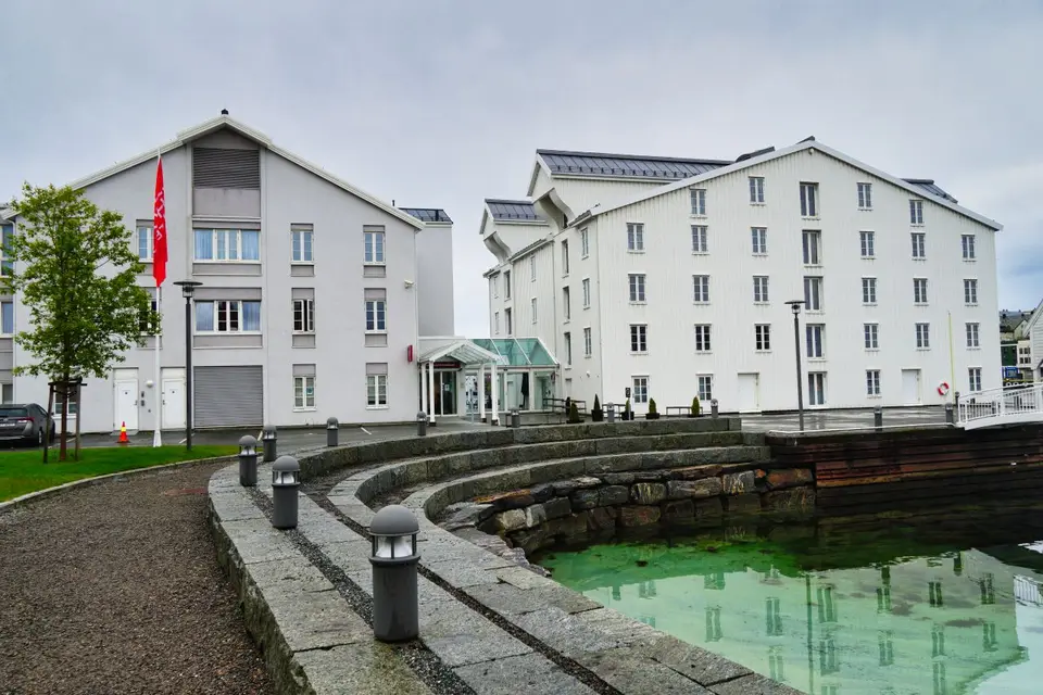 N102.jpg