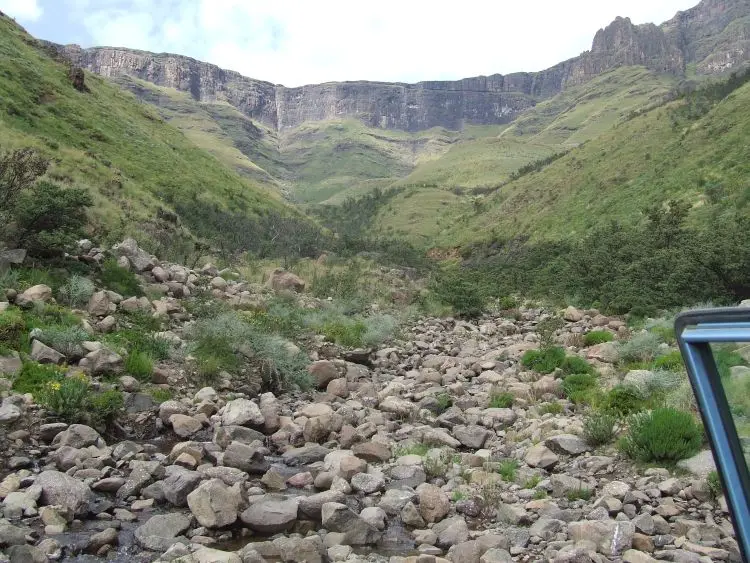 2DrakensbergeSaniPass2.JPG