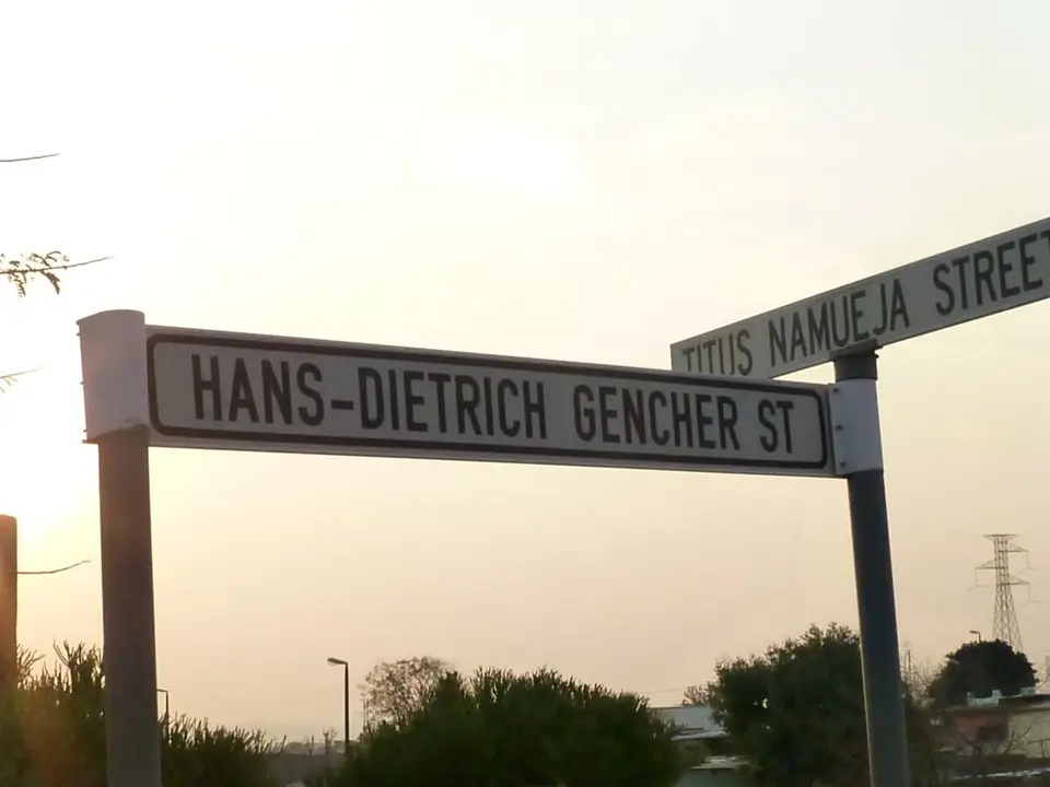 hf3123c0.JPG