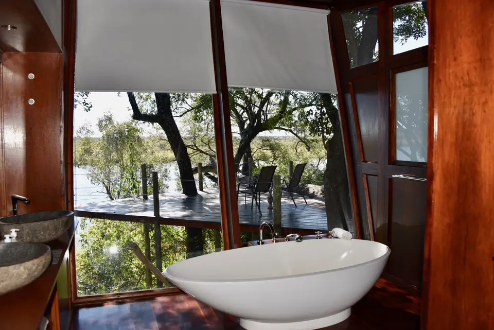 RiverdanceLodgeBadewanne.jpg