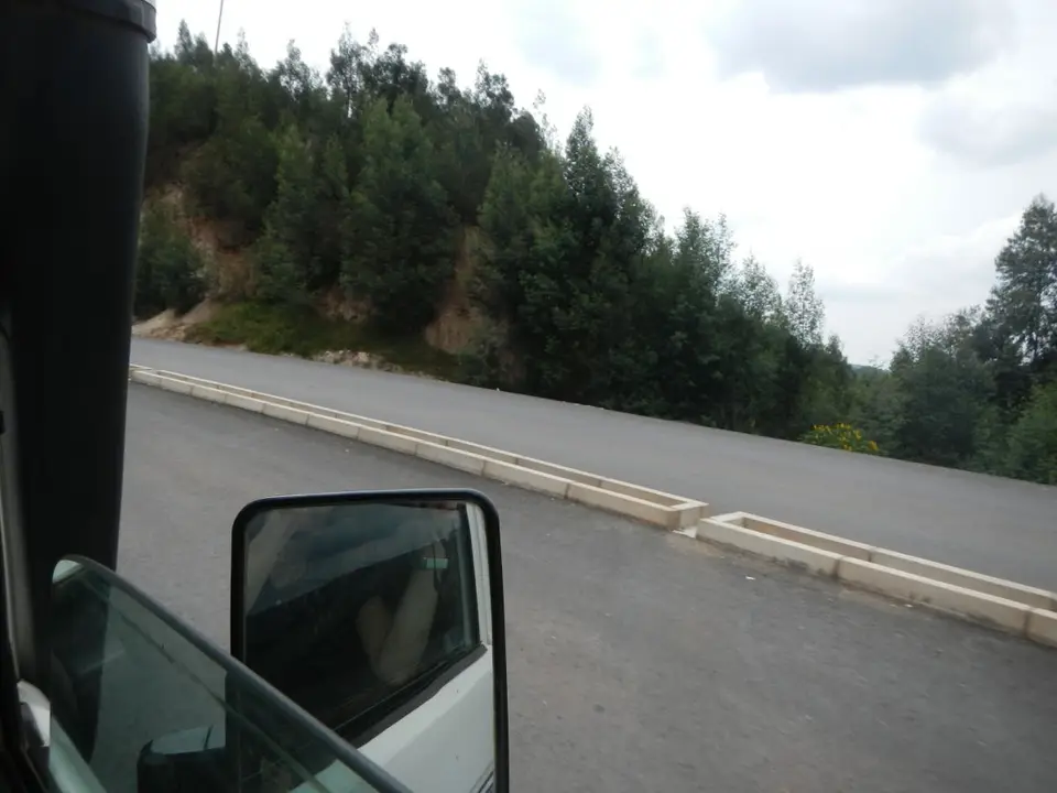 h2afe871.JPG