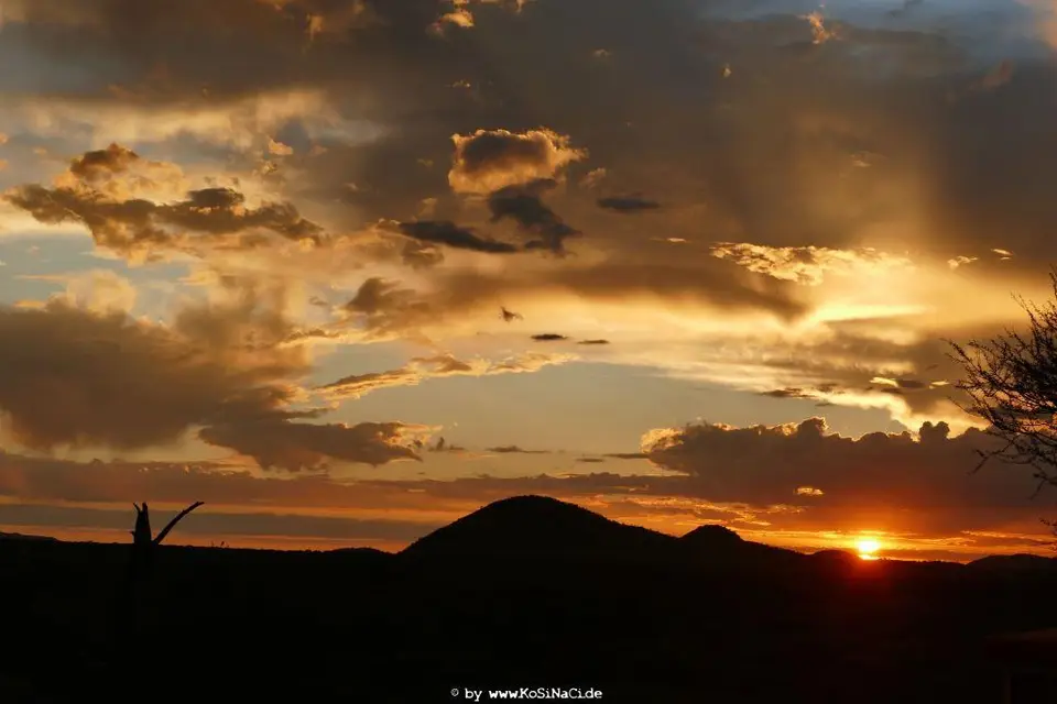 Na19_23448.jpg