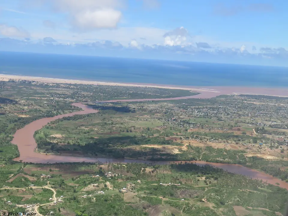 FlighttoMalindi5SabakiRiver.jpg