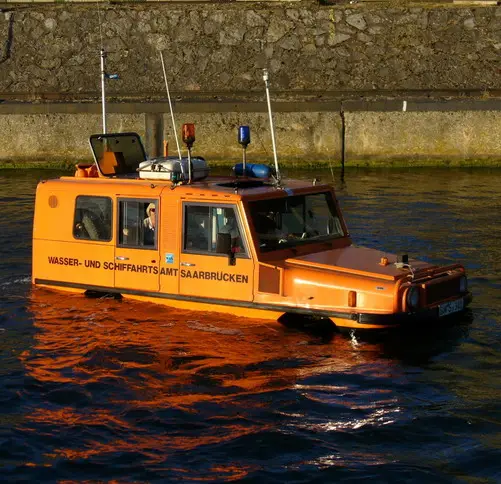 Amphibienfahrzeug_D.jpg