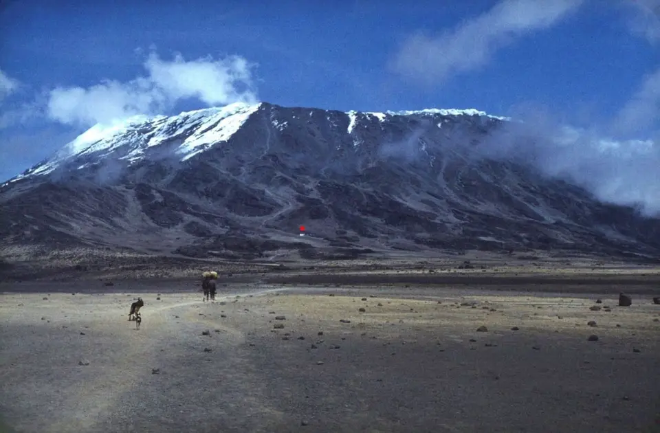 TAN1eKilimanscharoMavenziSattel4700m.jpg