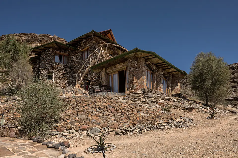 1603ZebraRiverLodge01052017.jpg