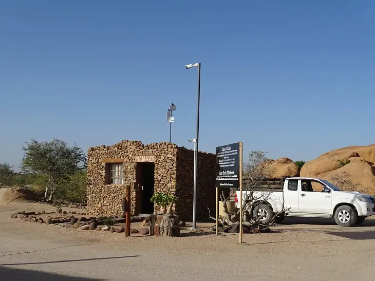 Namibia_(11)-2-3-4.jpg