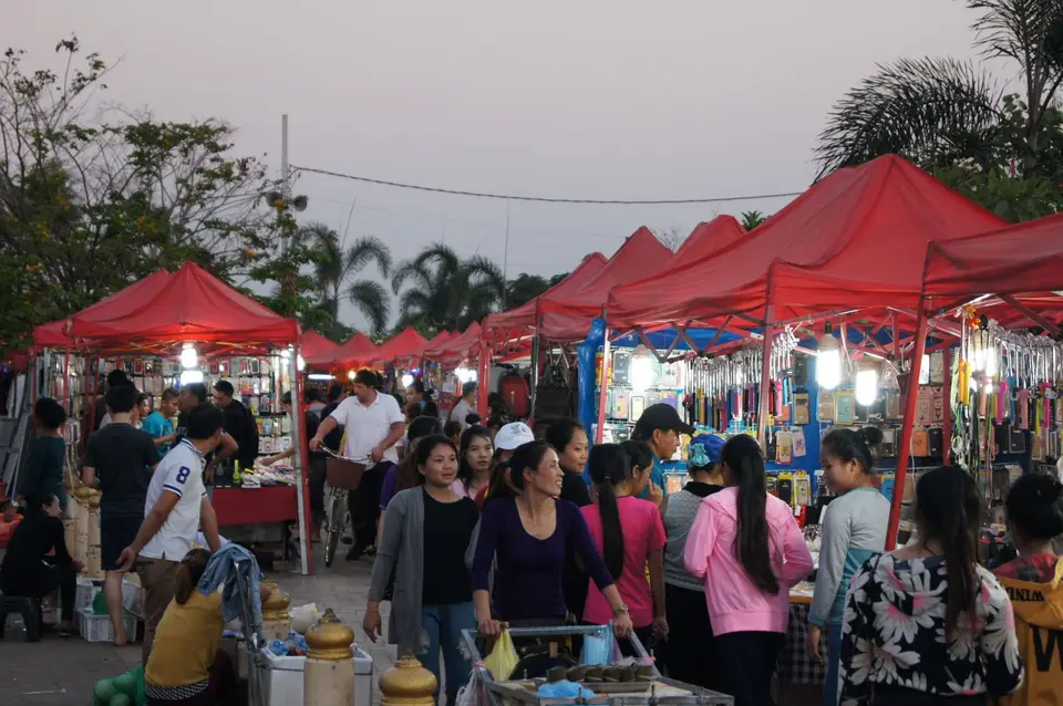 00390067-VientianeNachtmarkt.JPG