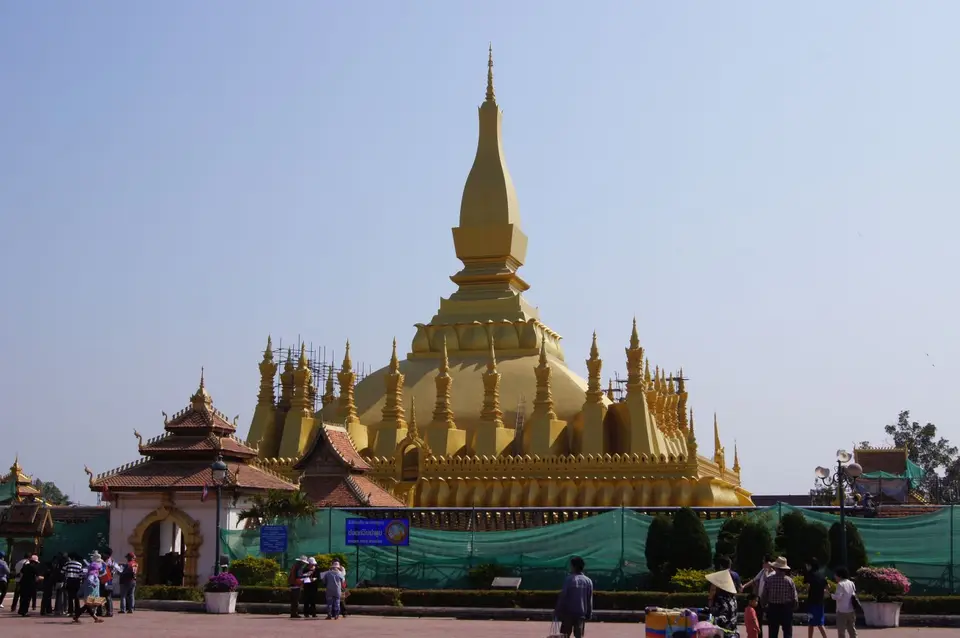 00950161-VientianePhaThatLuangStupa(GoldeneStupa).JPG