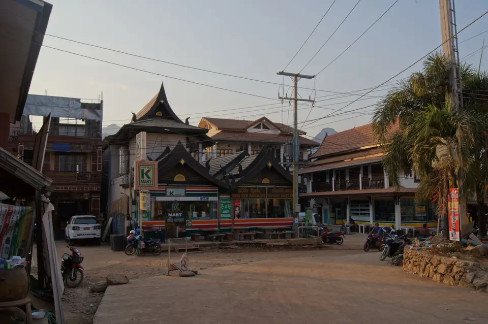 01400292-VangVieng.JPG