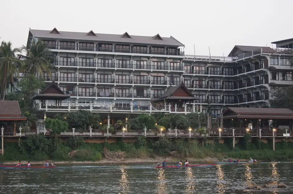 01540308-VangViengSilverNagaHotel.JPG