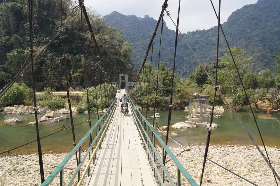 02410469-VangVieng.JPG