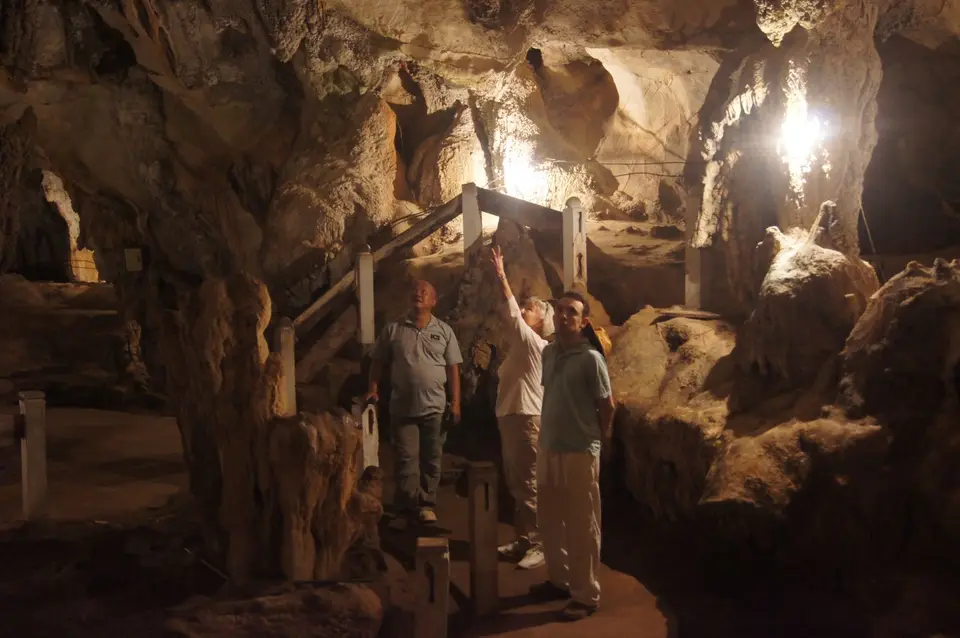 02830531-VangViengThamChangHöhle.JPG