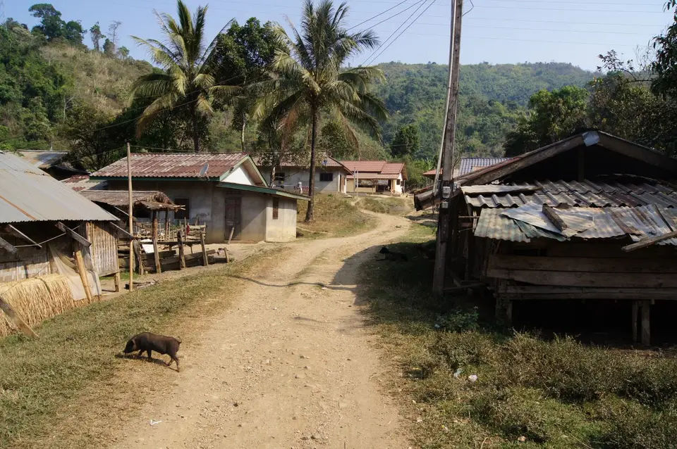 03030597-KasiDistriktBanPhaTang.JPG