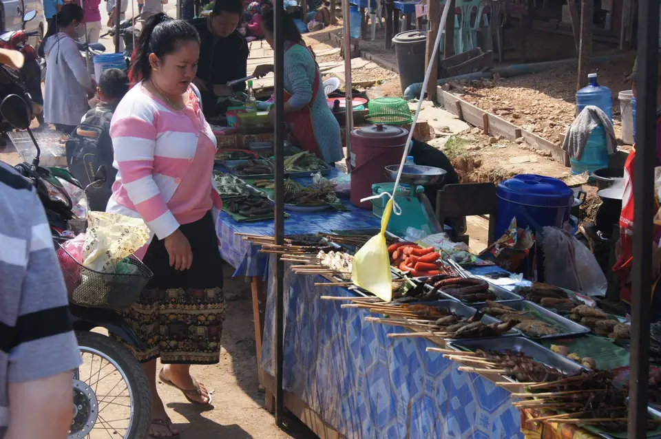 03310651-PhounKhounBauernmarkt.JPG