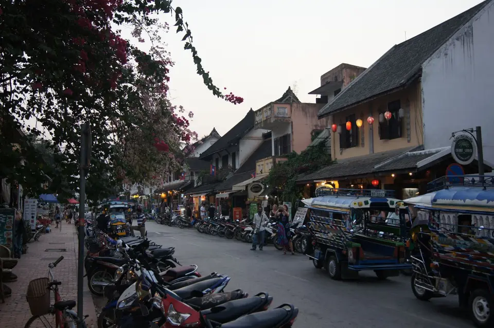 03920751-LuangPrabangNachtmarkt.JPG