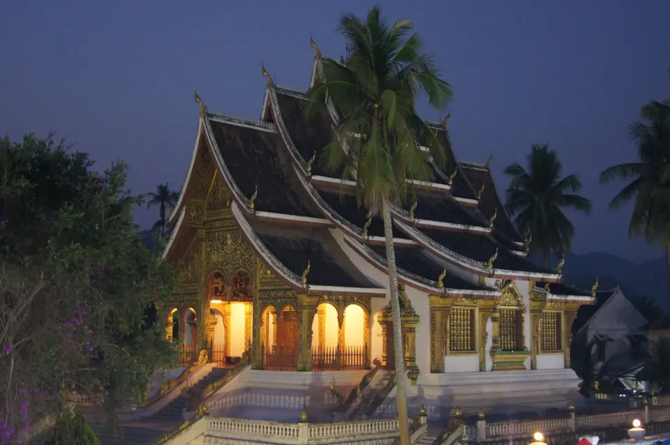 04000764-LuangPrabangHawPhaBang(TempelderBuddhaStatue).JPG