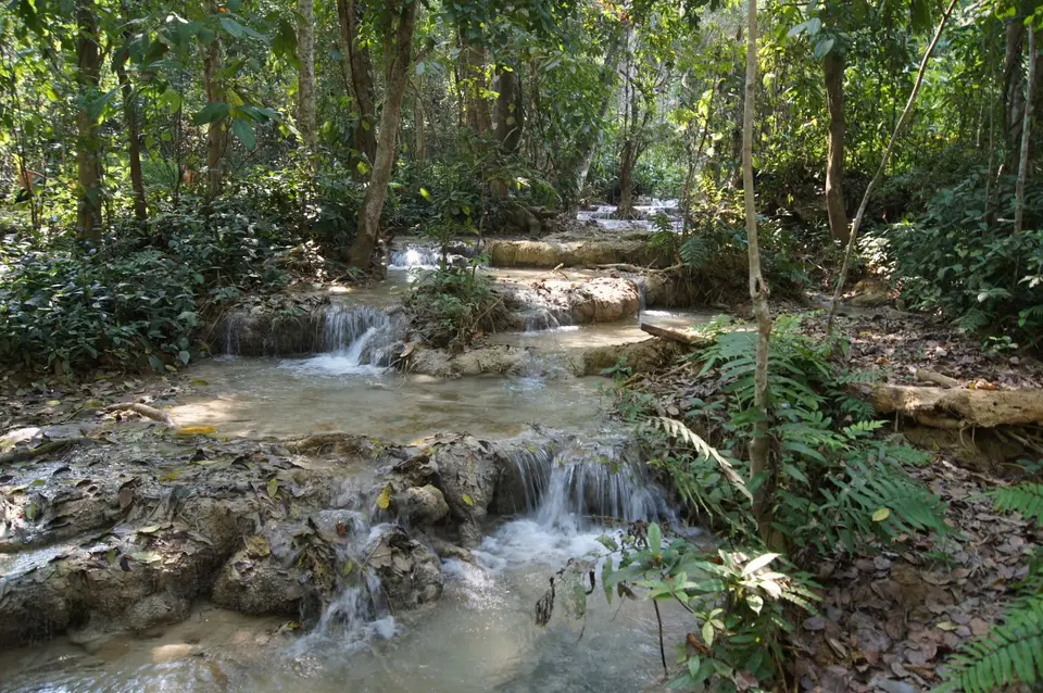 05050942-KuangsiWaterfallPark.JPG