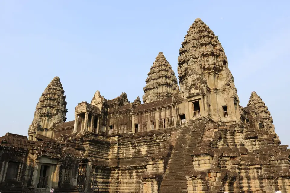 09221734-AngkorWatobereTerrasse.JPG