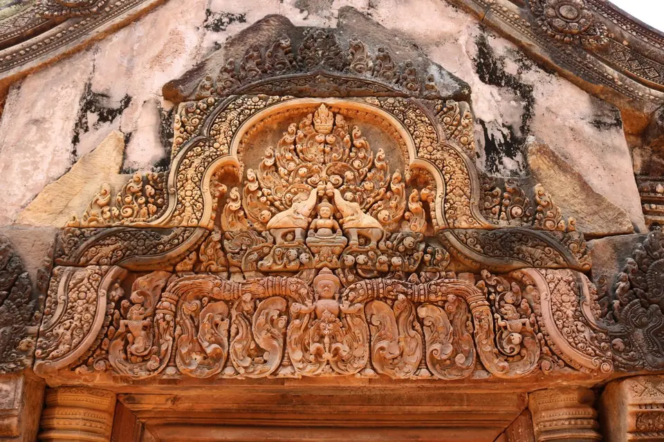 10401960-BanteaySreiTempel.JPG