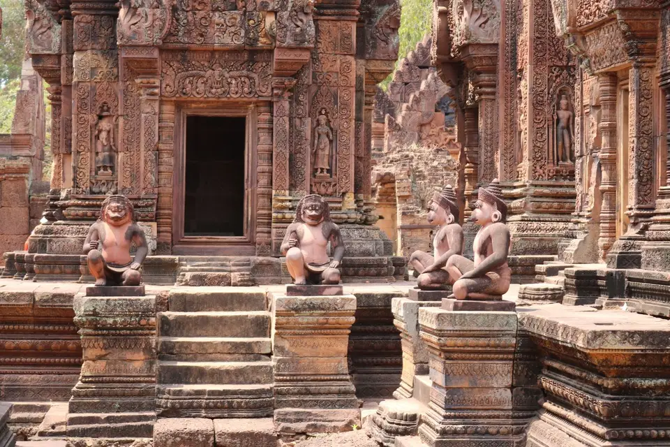 10431963-BanteaySreiTempel.JPG