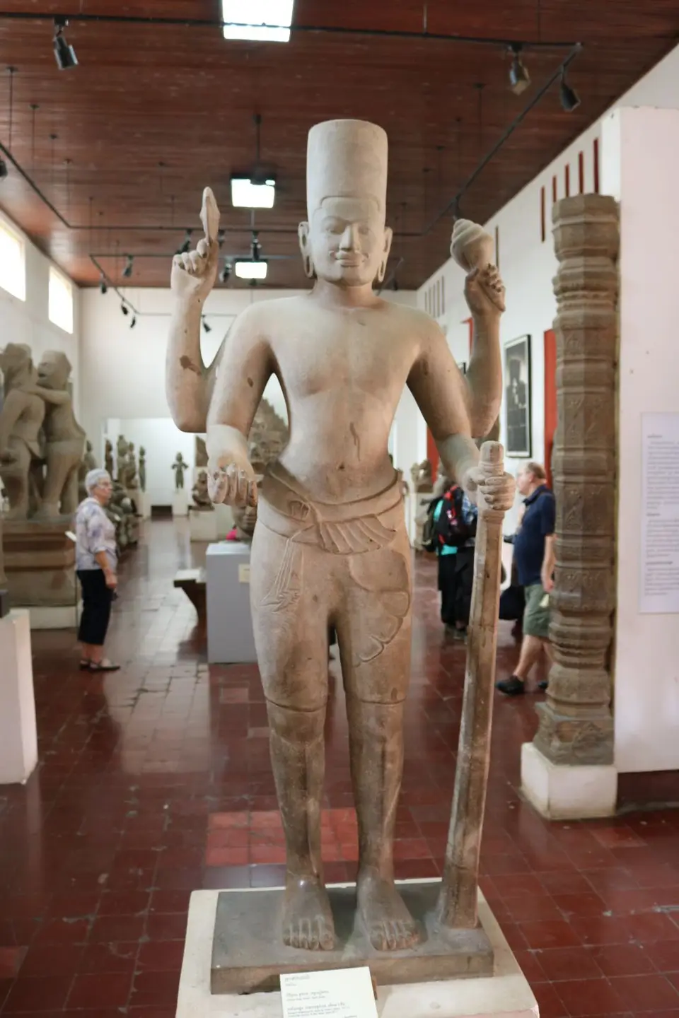 11432128-PhnomPenhNationalmuseum.JPG