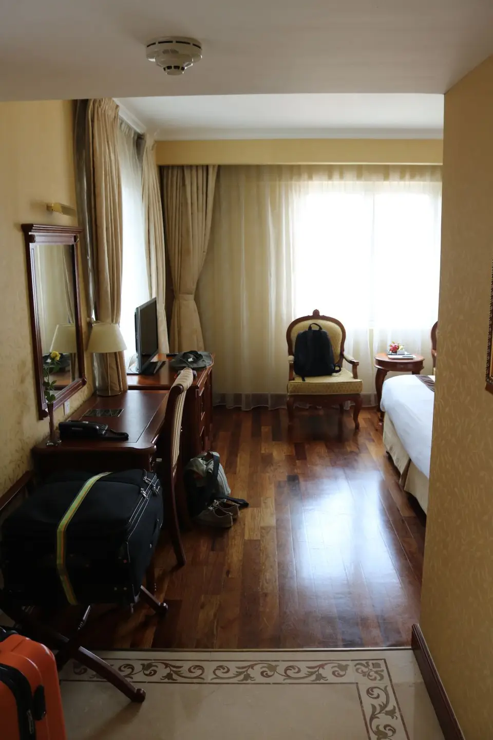 13292418-SaigonGrandHotel.JPG