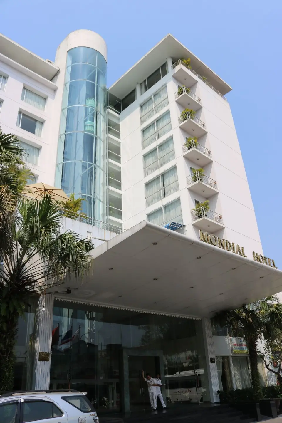 14142703-HueHotelMondial.JPG