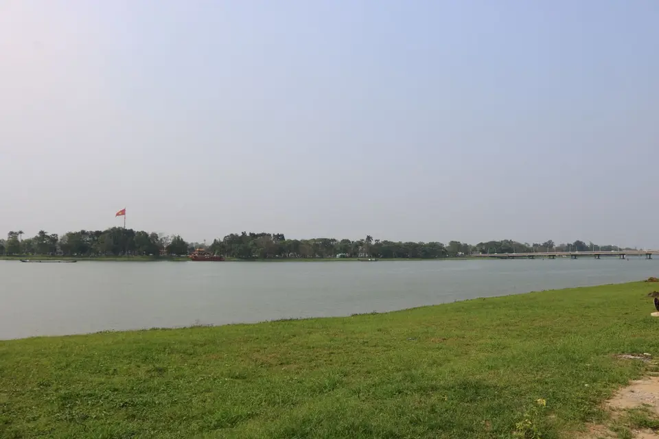 15492769-HueParfümfluss.JPG