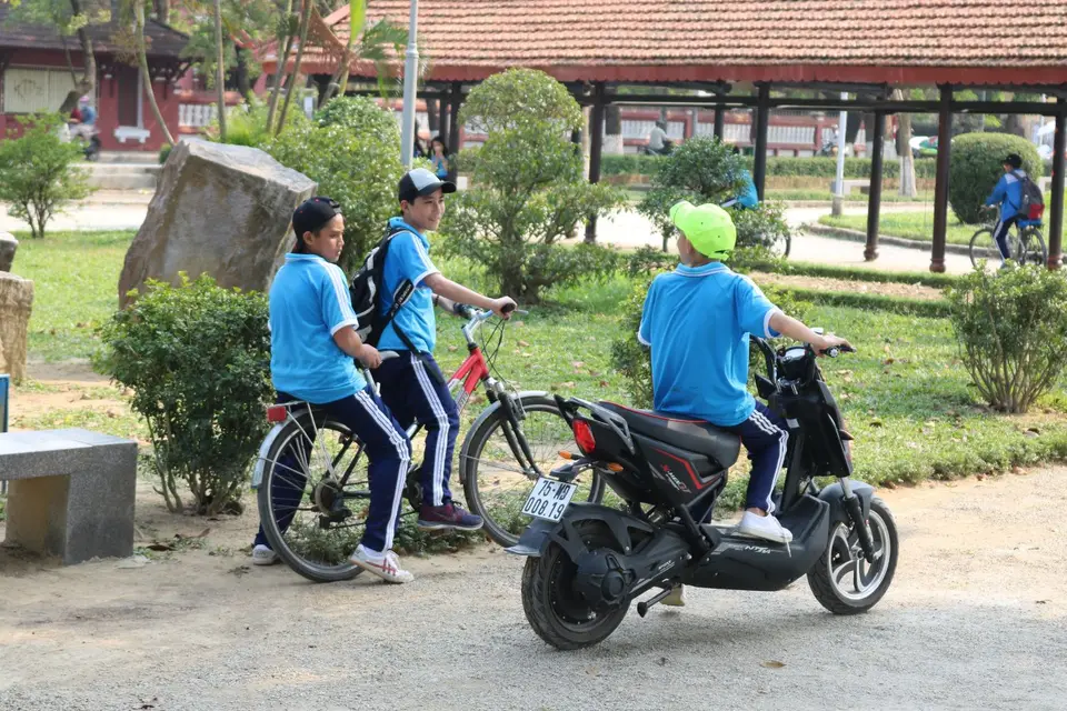 15512772-HuejungerRollerfahrer.JPG