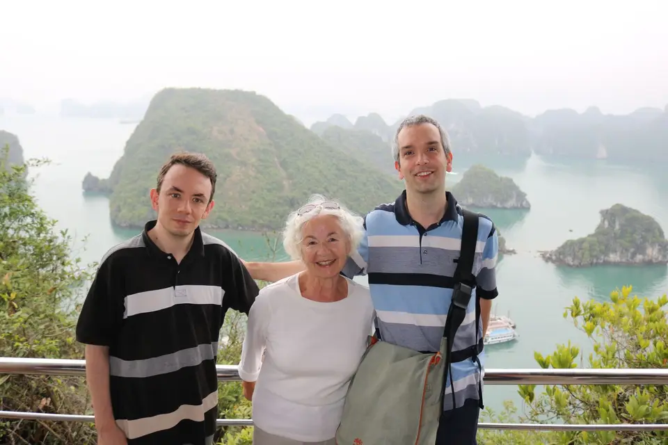 20703638-HalongBuchtTiTopIsland.JPG