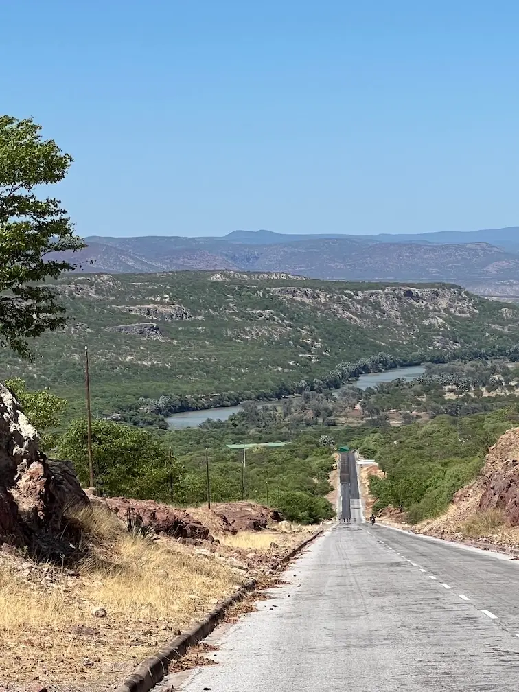 drive_to_ruacana.jpeg