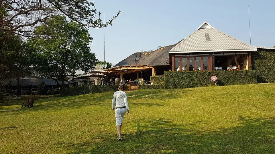 lodge_betti.jpg