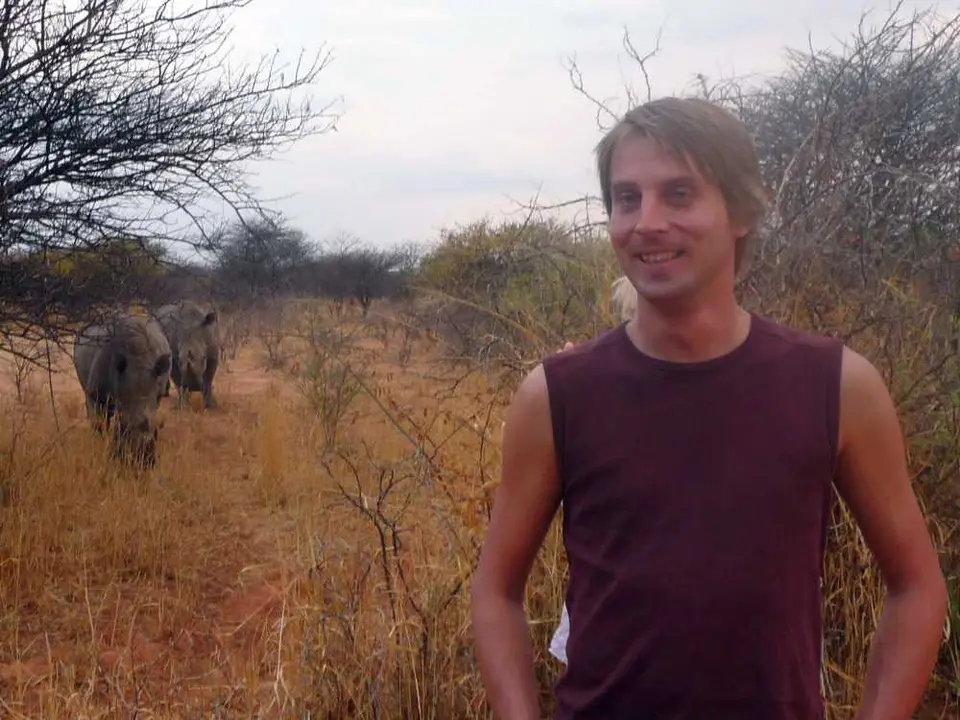 P1000731cu-MeandRhinos.JPG