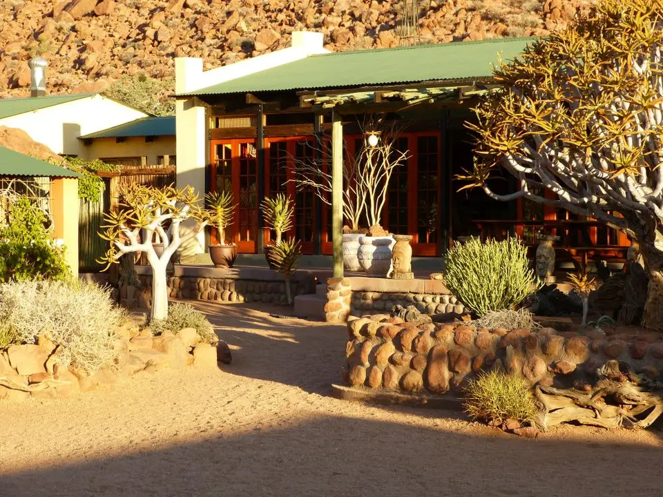 Namib_121_sm.jpg