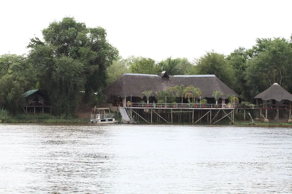 Lodge-2.jpg