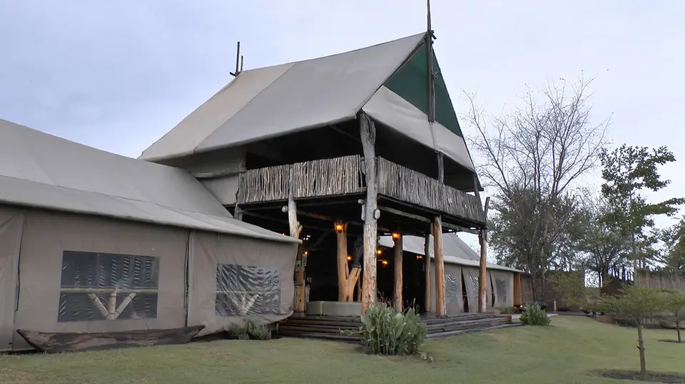 lodge_2.jpg