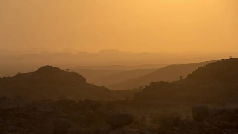 h9b885c2.jpg